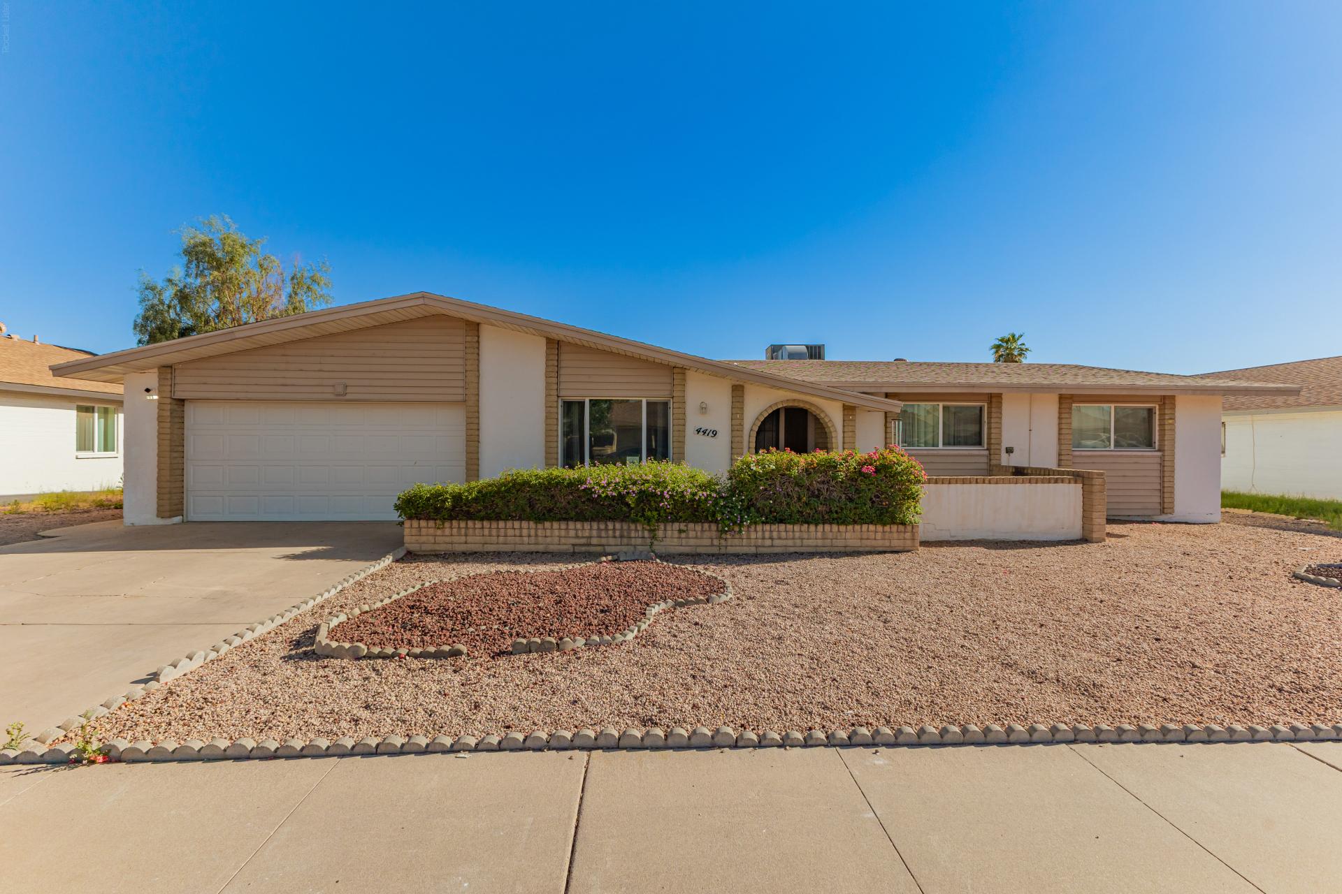 4419 W Vogel Ave